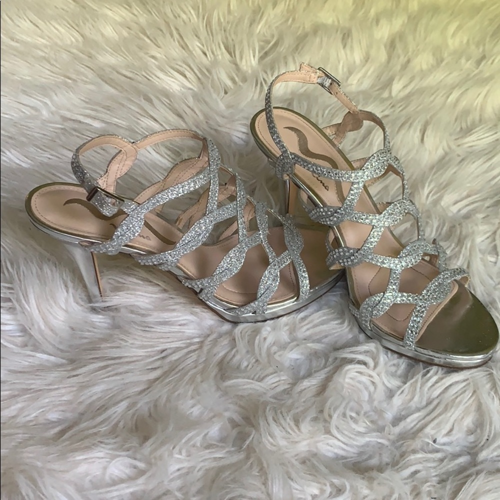 ⭐️3 for 20⭐️ Nina Silver Formal Heels